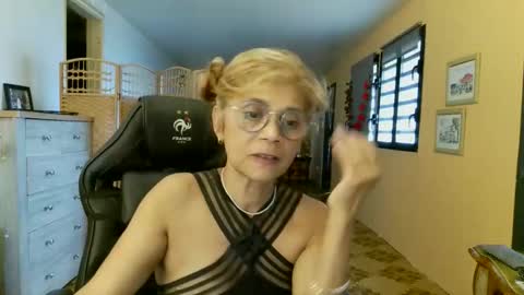 francelune online show from May 2026 12:31:02 PM