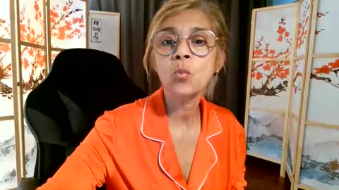 francelune online show from June 2026 03:33:01 PM