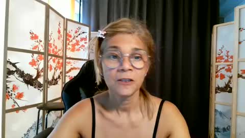 francelune online show from June 2026 07:39:01 AM
