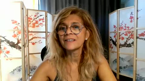 francelune online show from July 2026 09:49:01 AM