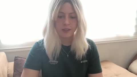 Snapshot of francescaasmith chatting on September 2025 05:46:02 PM Francesca online show from September 2025 05:46:02 PM