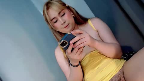 Snapshot of franchesca_fucks chatting on December 2025 11:39:02 AM LOVE online show from December 2025 11:39:02 AM