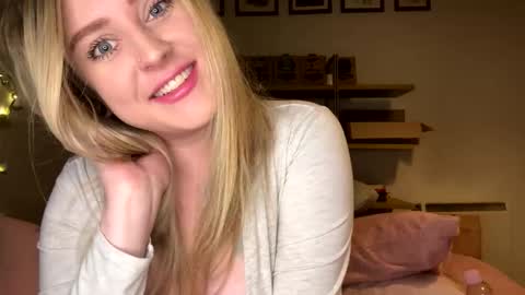 Snapshot of francis_digby chatting on March 2025 10:54:01 PM Francis Digby online show from March 2025 10:54:01 PM