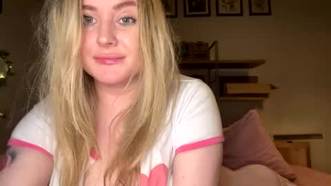 Snapshot of francis_digby chatting on March 2025 02:45:01 AM Francis Digby online show from March 2025 02:45:01 AM