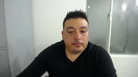 Juan online show from November 2025 03:40:01 AM