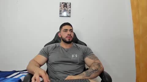 Snapshot of frank_foxx1 chatting on November 2025 04:04:01 AM frank_foxx1 online show from November 2025 04:04:01 AM