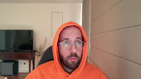 frank_perry2332 online show from April 2026 10:33:02 PM