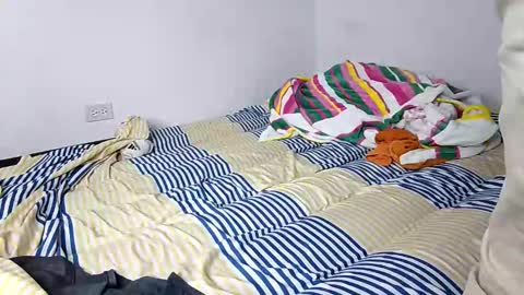 frankdanielsmolano online show from May 2026 04:28:01 AM