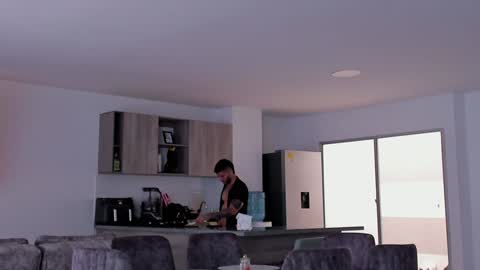 Frank Farrell. Hey remember to give me a thumbs up Ty online show from January 2025 04:21:01 PM