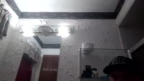 Snapshot of frankieblueeyes4u chatting on April 2026 02:42:01 AM Famous Blue Eyes online show from April 2026 02:42:01 AM