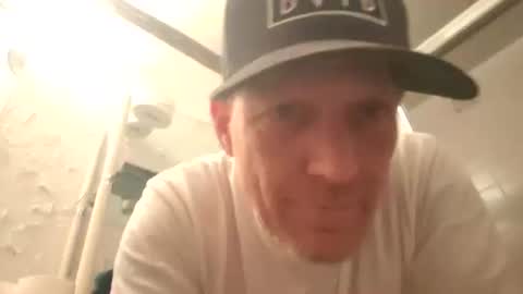 Snapshot of frankieblueeyes4u chatting on April 2026 06:25:02 AM Famous Blue Eyes online show from April 2026 06:25:02 AM