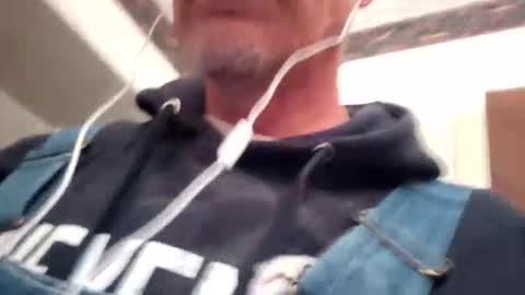 Snapshot of frankieblueeyes4u chatting on April 2026 02:34:02 AM Famous Blue Eyes online show from April 2026 02:34:02 AM