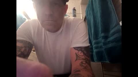 Snapshot of frankieblueeyes4u chatting on April 2026 10:54:02 AM Famous Blue Eyes online show from April 2026 10:54:02 AM