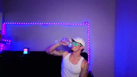 Snapshot of frankoafterdark chatting on November 2025 01:50:01 AM Franco online show from November 2025 01:50:01 AM