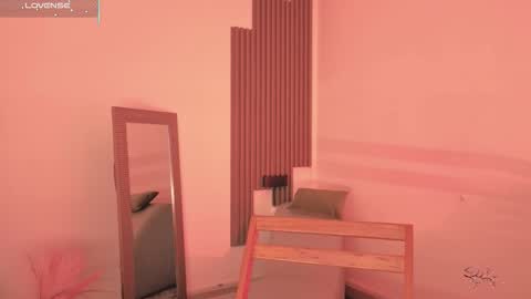 Snapshot of fransheskarossi_ chatting on February 2026 12:01:02 PM Fransheska online show from February 2026 12:01:02 PM