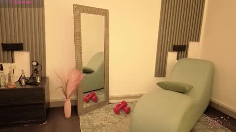 Snapshot of fransheskarossi_ chatting on February 2026 12:04:02 PM Fransheska online show from February 2026 12:04:02 PM