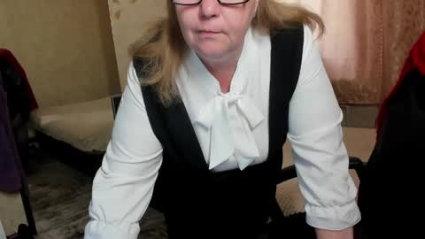 Snapshot of fraumartha chatting on June 2026 12:11:01 PM FrauMartha online show from June 2026 12:11:01 PM