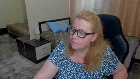 Snapshot of fraumartha chatting on June 2026 12:53:01 PM FrauMartha online show from June 2026 12:53:01 PM