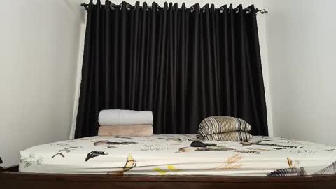 Snapshot of freaky_bunnies chatting on February 2026 07:28:01 PM freaky_bunnies online show from February 2026 07:28:01 PM