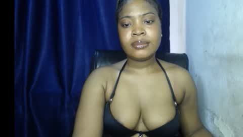 Snapshot of freaky_thickass chatting on October 2025 10:44:02 AM Lily online show from October 2025 10:44:02 AM
