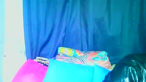 freakynaughtyxx online show from July 2026 01:18:02 PM