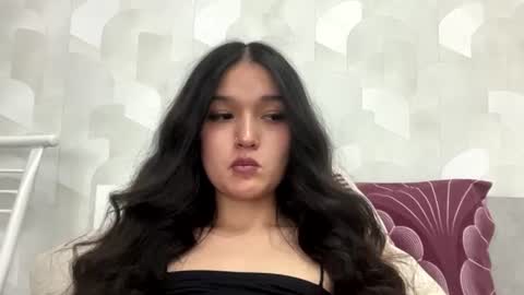 Mia online show from June 2026 10:15:01 AM