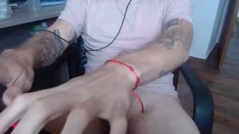 Snapshot of fredbkl2 chatting on February 2025 03:27:02 PM fredbkl2 online show from February 2025 03:27:02 PM