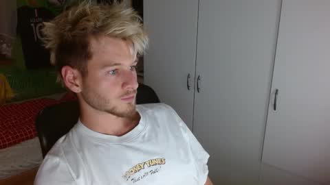 Snapshot of freddy_star chatting on September 2025 07:39:01 PM Frederick Perin online show from September 2025 07:39:01 PM