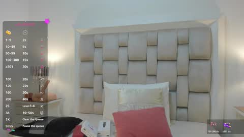 Snapshot of frehia_dimou chatting on November 2025 11:46:02 AM Frehia online show from November 2025 11:46:02 AM