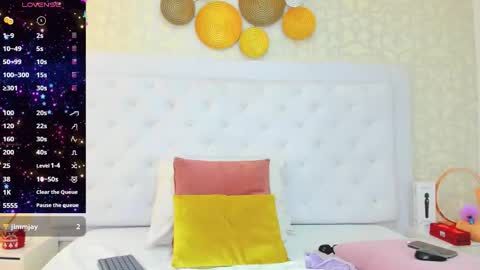 Snapshot of frehia_dimou chatting on December 2025 02:50:02 AM Frehia online show from December 2025 02:50:02 AM