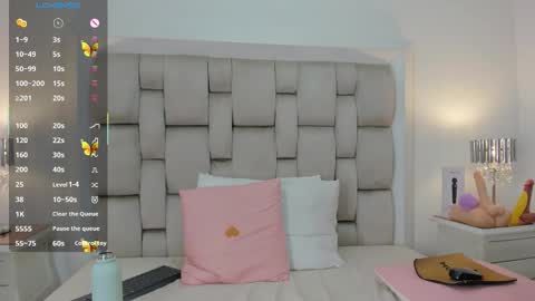 Snapshot of frehia_dimou chatting on January 2026 04:04:01 AM Frehia online show from January 2026 04:04:01 AM