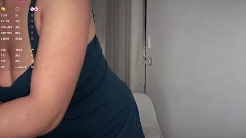 Lola and Jon -  online show from September 2025 07:17:01 PM