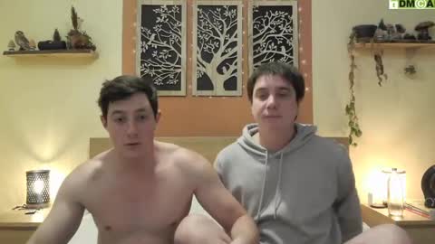 Snapshot of frenchhornybibs chatting on February 2025 08:56:01 PM French Horny Bibs online show from February 2025 08:56:01 PM