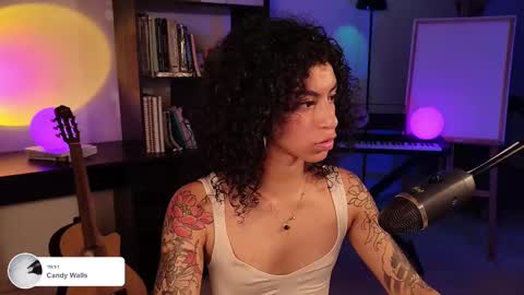 Snapshot of fresatanica chatting on September 2025 01:39:01 AM Vale online show from September 2025 01:39:01 AM