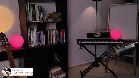 Snapshot of fresatanica chatting on September 2025 02:22:02 AM Vale online show from September 2025 02:22:02 AM