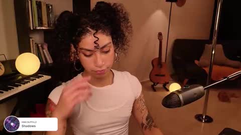 Snapshot of fresatanica chatting on October 2025 11:47:01 PM Vale online show from October 2025 11:47:01 PM