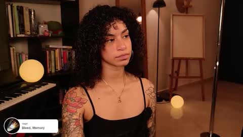 Vale online show from November 2025 02:02:01 AM