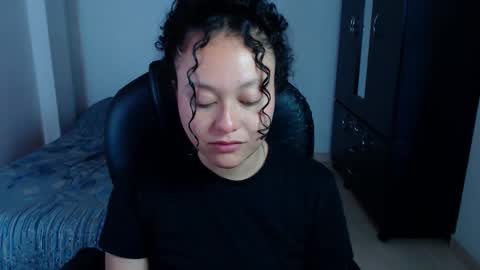 Louise  online show from October 2025 11:53:02 AM