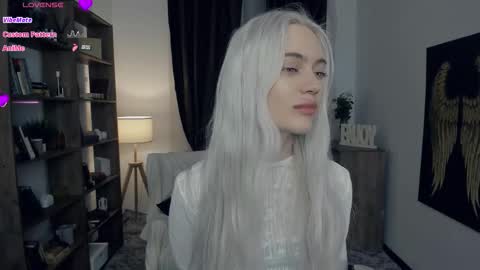 Snapshot of freya_ice_baby chatting on February 2026 07:32:02 PM Freya online show from February 2026 07:32:02 PM