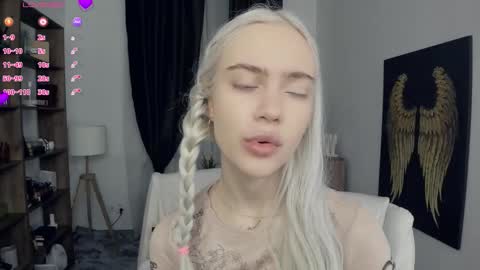 Snapshot of freya_ice_baby chatting on February 2026 07:21:01 PM Freya online show from February 2026 07:21:01 PM