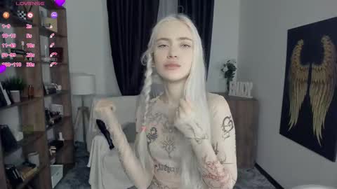 Snapshot of freya_ice_baby chatting on February 2026 06:41:02 PM Freya online show from February 2026 06:41:02 PM