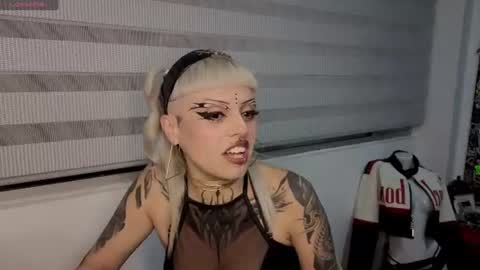 freyaa_sorceress online show from July 2026 02:47:01 AM