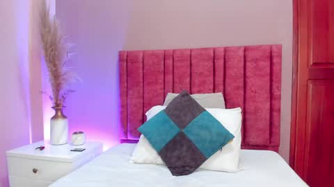 Freya Cameron online show from June 2026 02:33:01 PM