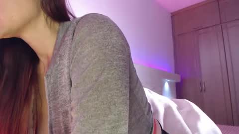 Snapshot of freyjashine_x chatting on December 2024 06:08:01 PM FREYJA LOREN online show from December 2024 06:08:01 PM