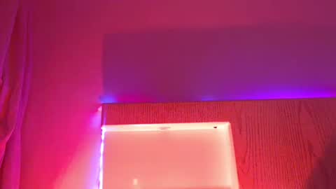 Snapshot of freyjashine_x chatting on December 2024 07:25:02 AM FREYJA LOREN online show from December 2024 07:25:02 AM