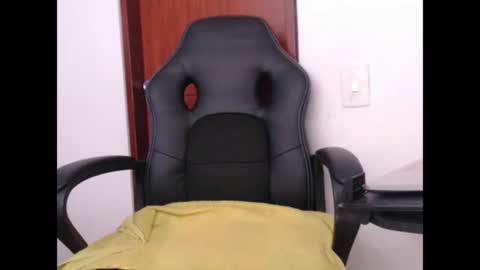 Snapshot of freyjashine_x chatting on October 2025 05:12:01 PM FREYJA LOREN online show from October 2025 05:12:01 PM