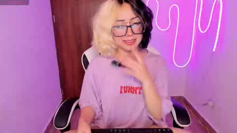 Snapshot of frida_lassi_ chatting on November 2025 08:52:01 PM frida_lassi_ online show from November 2025 08:52:01 PM