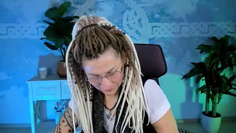 Frida Tander online show from December 2025 05:13:01 AM