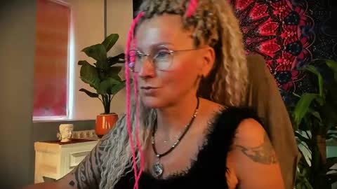 Frida Tander online show from May 2026 05:15:02 AM