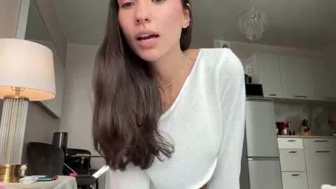 Lina online show from May 2026 01:30:02 PM